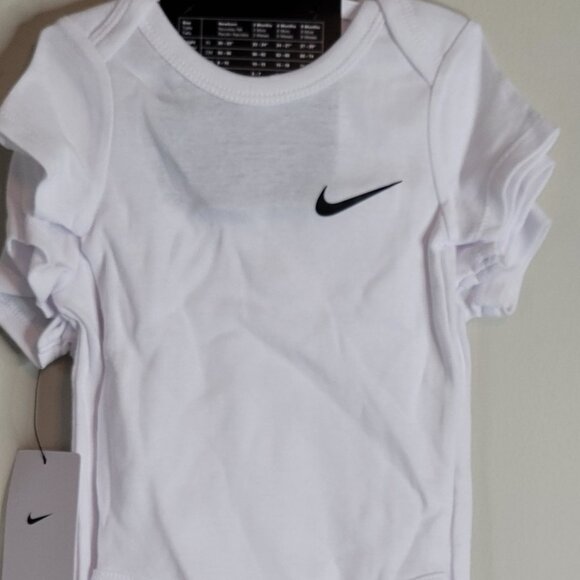 Adorable White Nike 3-Piece Onesie Set | Sizes 12 Months - Picture 3 of 12